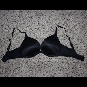 Victoria’s Secret black plunge bra